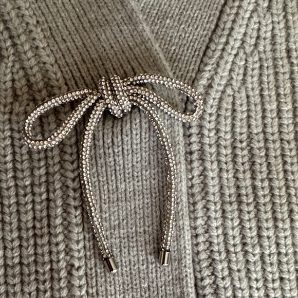 French Connection Women’s Light Gray Cardigan with rhinestone bows size medium - Picture 2 of 6
